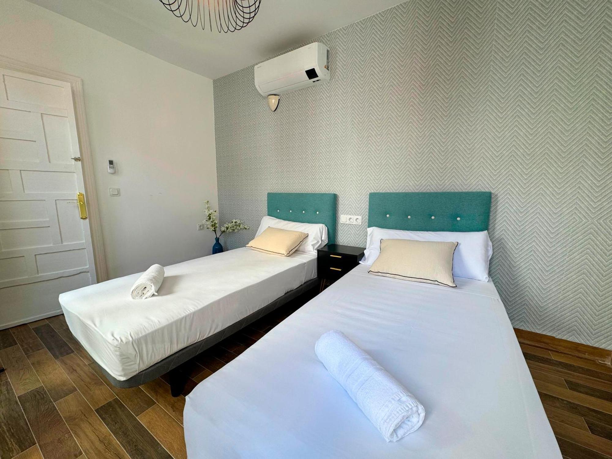 Apartamentos Plaza San Agustin 3000 グラナダ エクステリア 写真