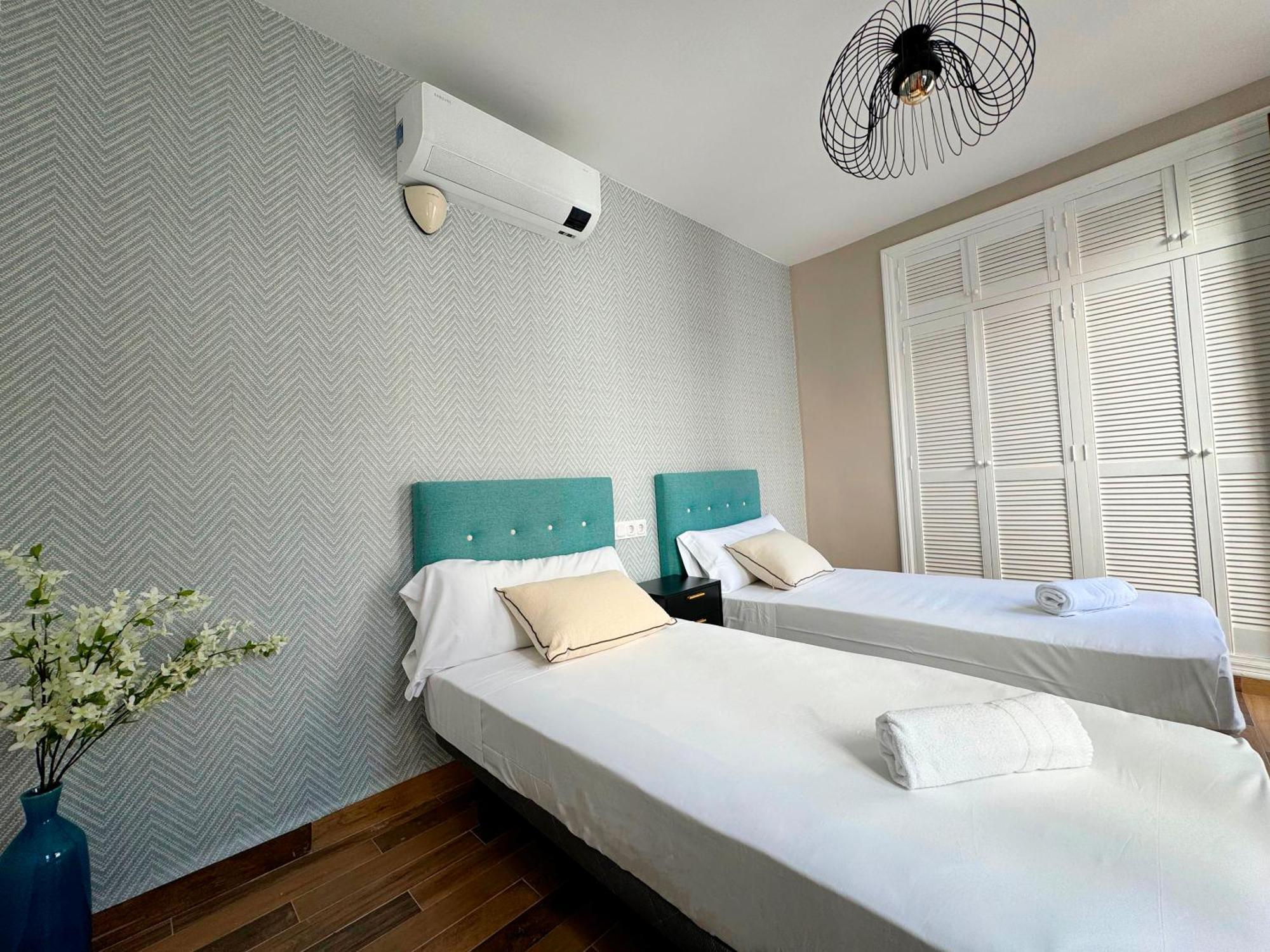 Apartamentos Plaza San Agustin 3000 グラナダ エクステリア 写真